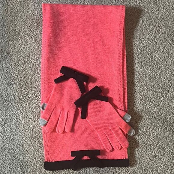 kate spade Accessories - 🔥RARE! Kate Spade ♠️ Scarf and Gloves Set!